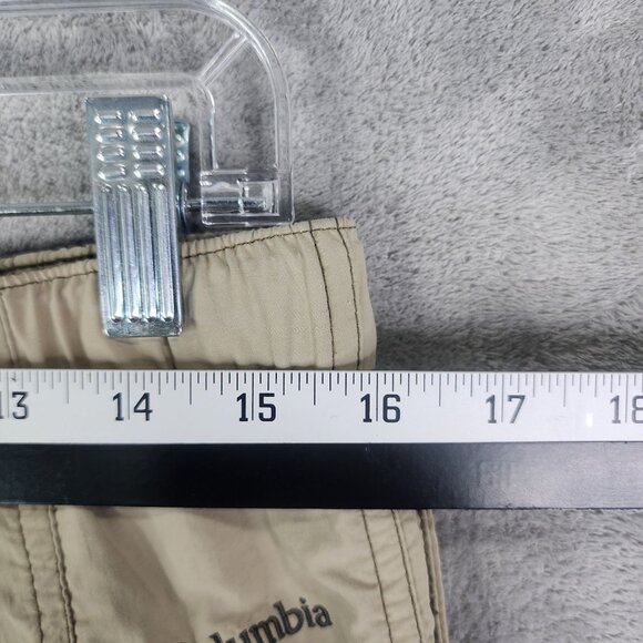 Columbia Men's Tan Cargo Shorts - Picture 10 of 13